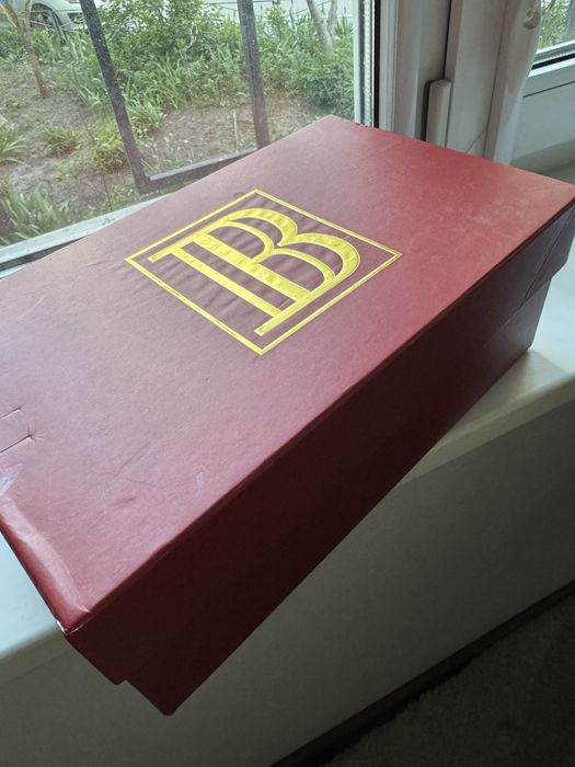 кросівки Balmain 43-44 нові