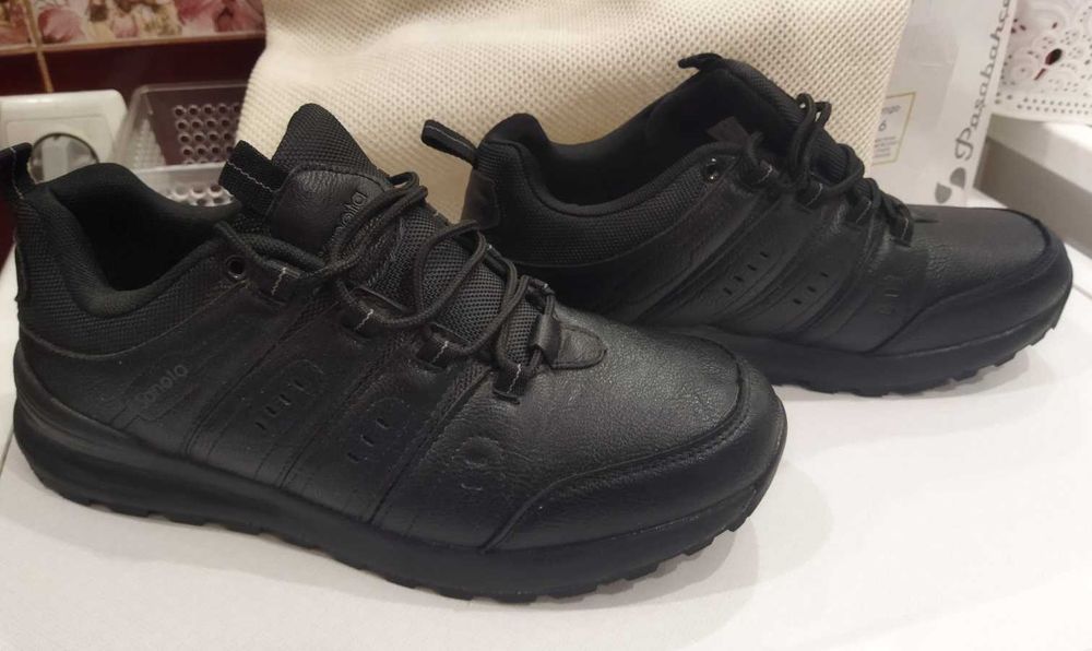 Кросівки осінь 43р, 28см