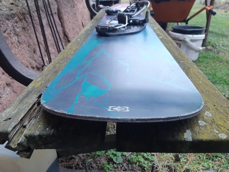 Deska snowboardowa z wiązaniami 148cm
