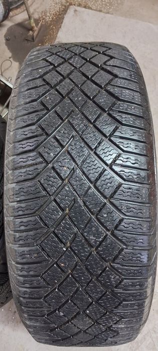 225/60/18 контіненталь