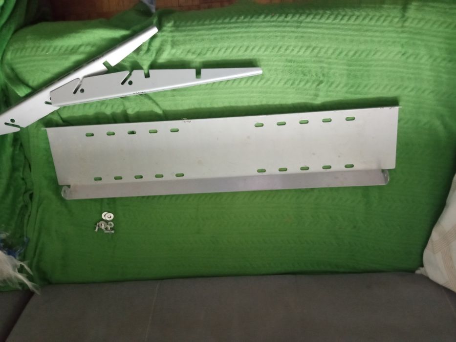 Wieszak na telewizor