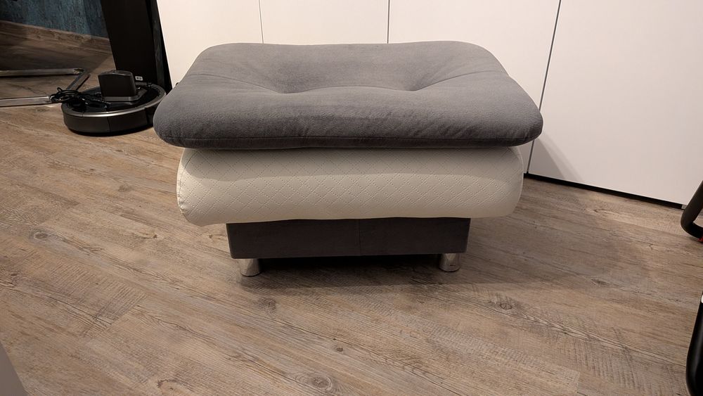 Pufka ,podnóżek szaro biała