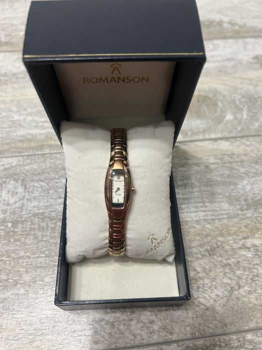 Часы женские Romanson