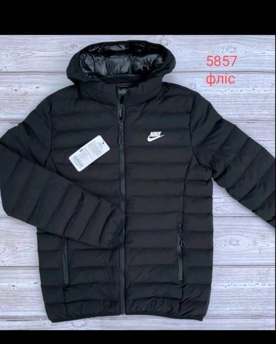 Чоловіча куртка єврозима Nike