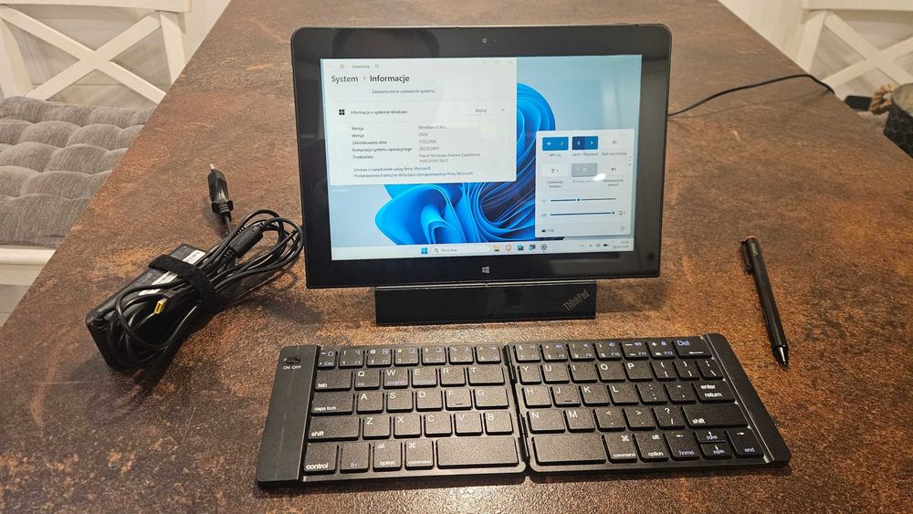 Tablet Lenovo ThinkPad 10 2nd Gen Win 11 Intel 4GB bateria <3h duży zestaw