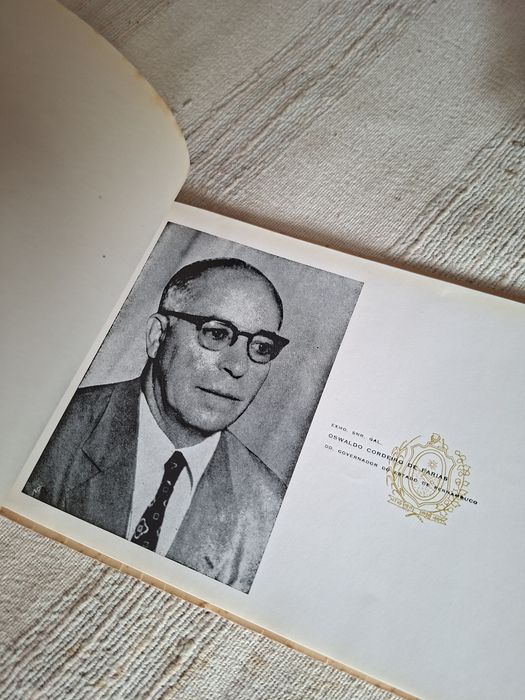 Livro de visita de Presidente da República ao Brasil em 1957