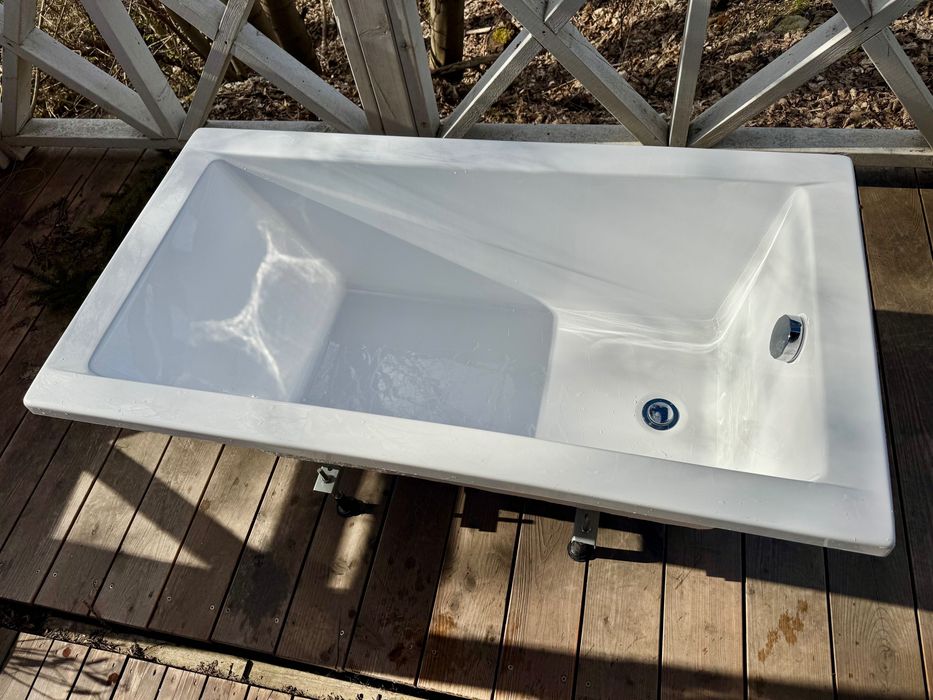 Sprzedam wannę 130x70 BESCO MODERN, po demontażu, nie używana