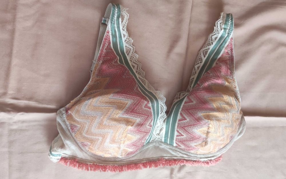 Intimissimi Biustonosz 70B beż z frędzlami akcenty w stylu boho 75B