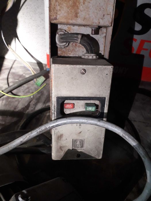 Silnik niemiecki od wyważarki do kół HOFMANN 0,75 kW  + włącznik