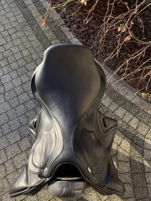 Czarne Siodło Kentaur Triton 17,5