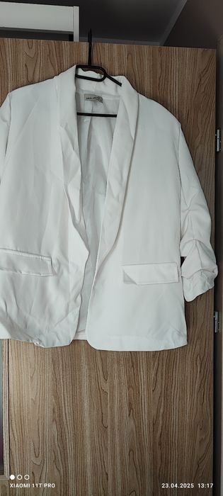 Biała marynarka nowa