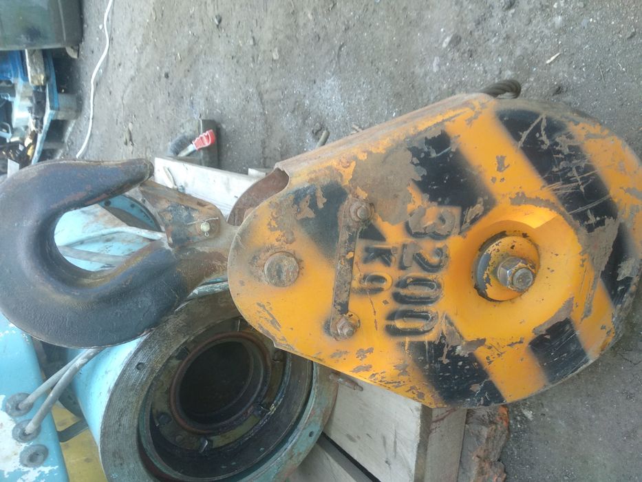 Электродвигатель тележка тельфера к 1407-4 1 2 крюковая тон 3.2 5 тонн