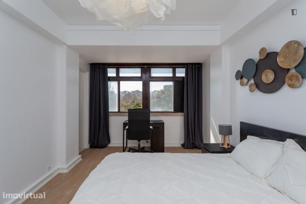 Quarto - localizado em Marquês de Pombal Lisbon