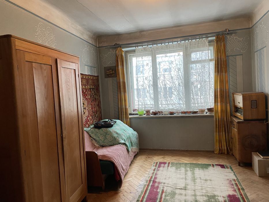 Продаж 3 х к кв вул. Єфремова, ближній центр Львів!