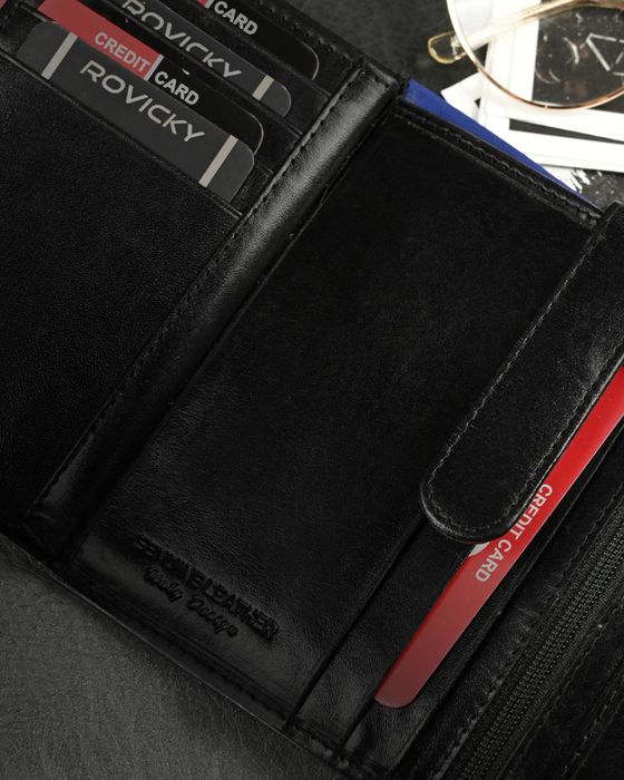 pojemny, pionowy portfel męski z połyskującej skóry naturalnej