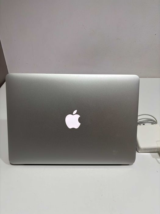MacBook Air 13” (2017)