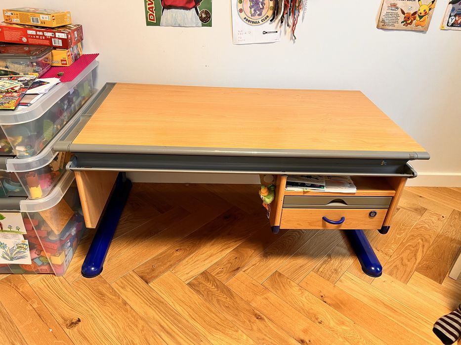 Biurko moll regulowana wysokość rosnące z dzieckiem