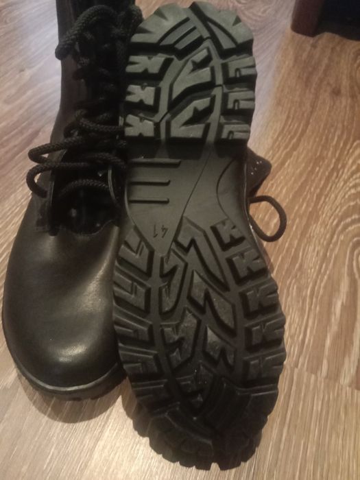 Бебці шкіряні легкі демесезонні.