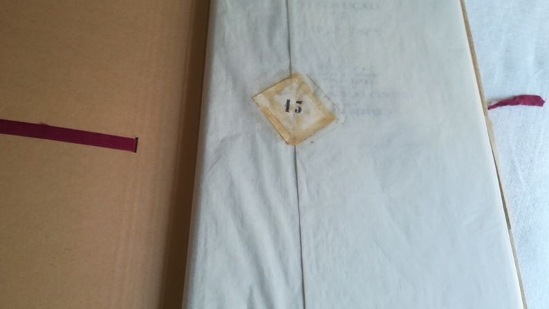 Álbum “A Revolução de 1383.-1385 gravuras Rogério Ribeiro,texto Borges