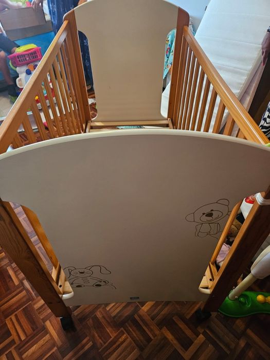 Berço de madeira de bebe