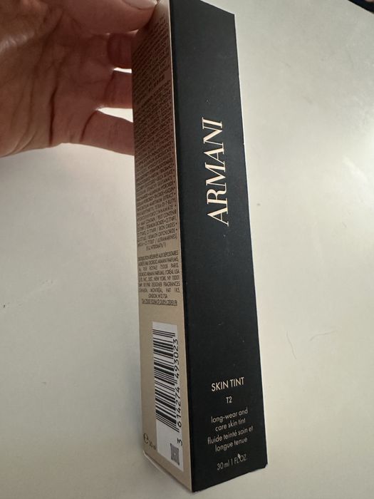 Giorgio Armani Skin Tint - Długotrwały fluid pielęgnacyjny - Odcień T2