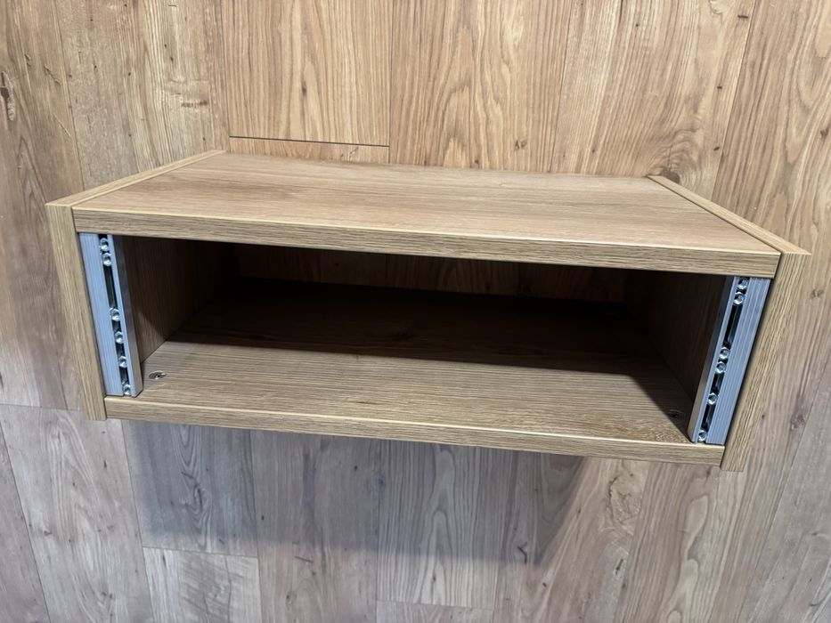 Thon Studio Desktop 3U oak