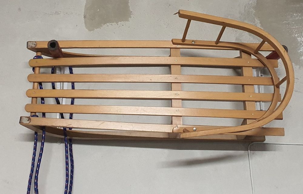 Sanki z oparciem dla dziecka