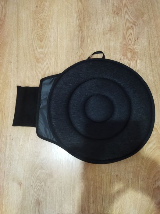 Обертальна подушка для автомобільного сидіння