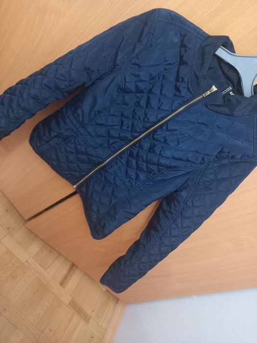 Продам               курточки