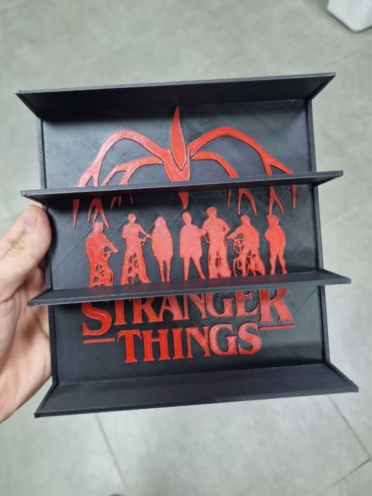 В НАЯВНОСТІ! Поличка для фігурок Stranger Things 3 брелки у подарунок