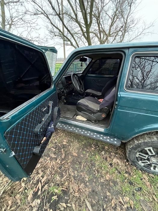 Продам автомобіль нива