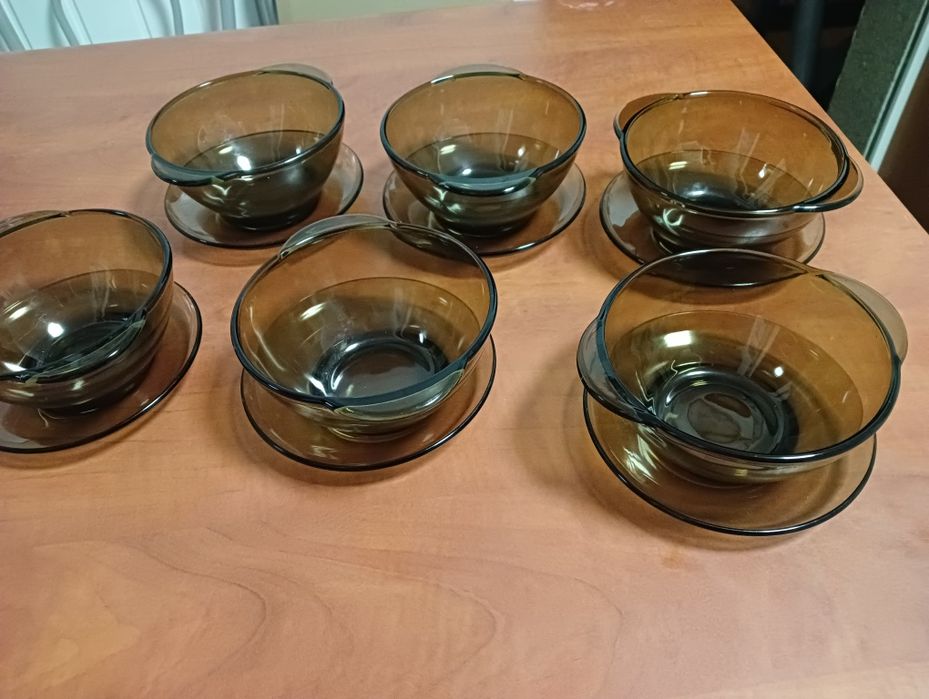 6 bulionówek że spodkiem