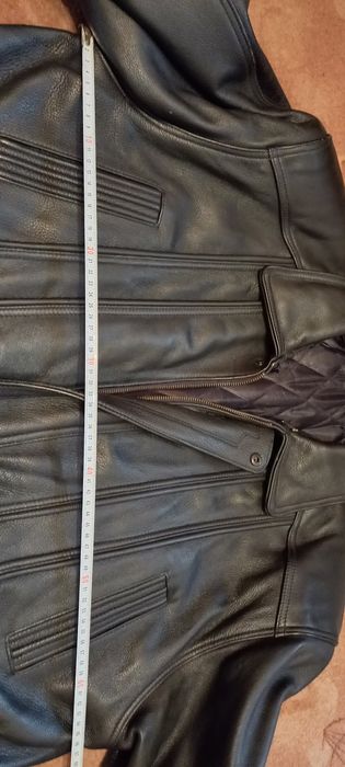 Продам шкіряну куртку( кожанку) 4xL  (64 розміру)о