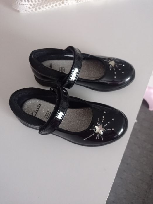 Туфлі Clarks на дівчинку
