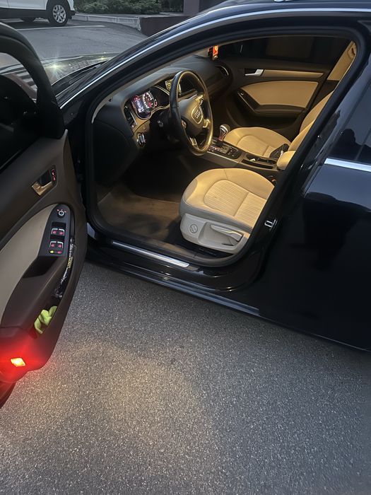 Audi A4  2.0d 2014р