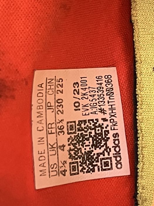 Соррконіжки шкіряні 36 розмір Adidas оригінал