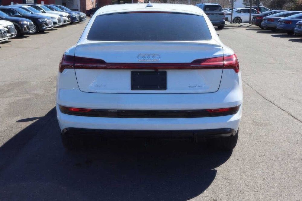 Audi e-tron quattro Prestige Sportback      2021