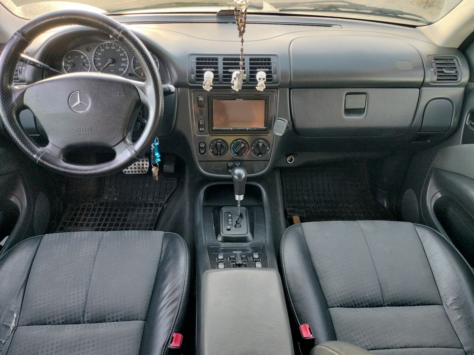 Mercedes ML270 .