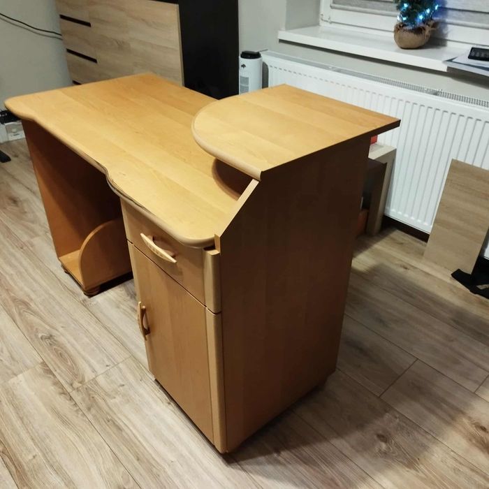 Biurko z szafką i szufladą