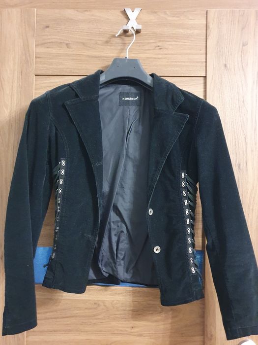 Czarny żakiet damski