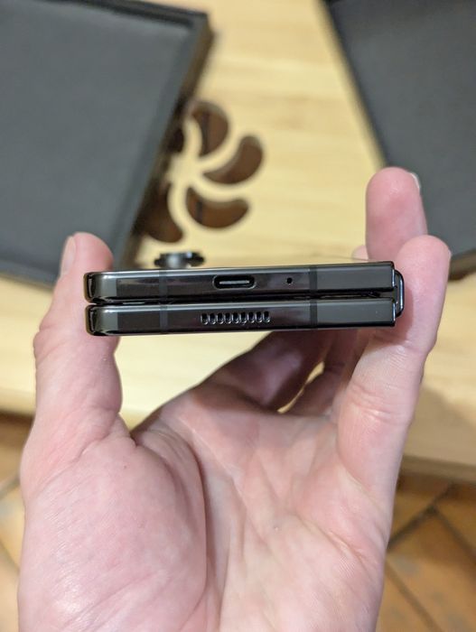 Samsung Galaxy FOLD 5 Black  12/512  в ідеальному стані 10/10