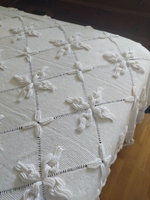 Colcha de crochet feita á mão  largura 2,24 X comprimento 2,50 Única