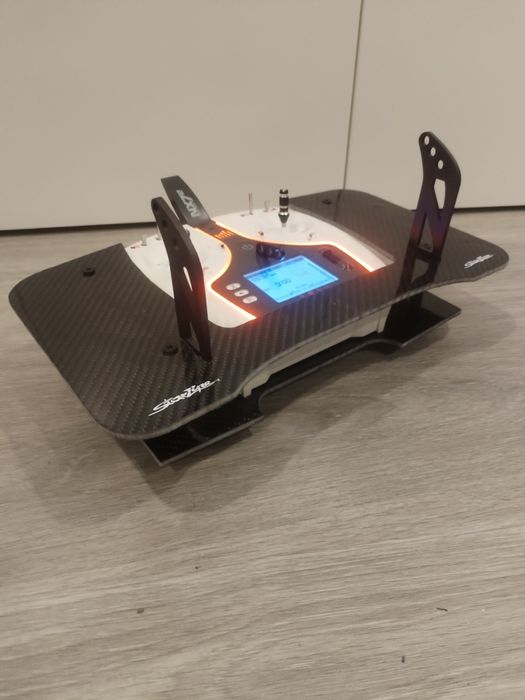 Rádio RC Spektrum NX7 + Mesa fibra de carbono