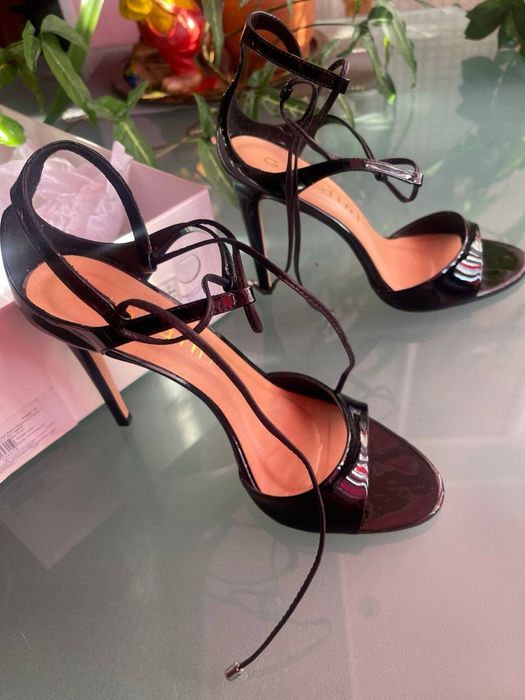 Босоніжки Giargini U лакові