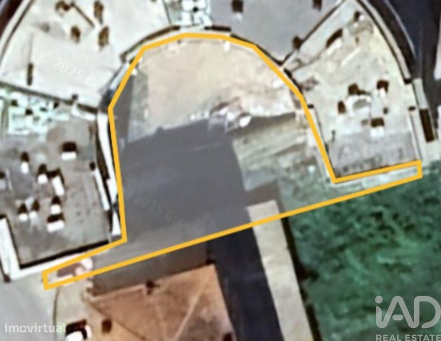 Terreno em Peso da Régua e Godim de 435,00 m2