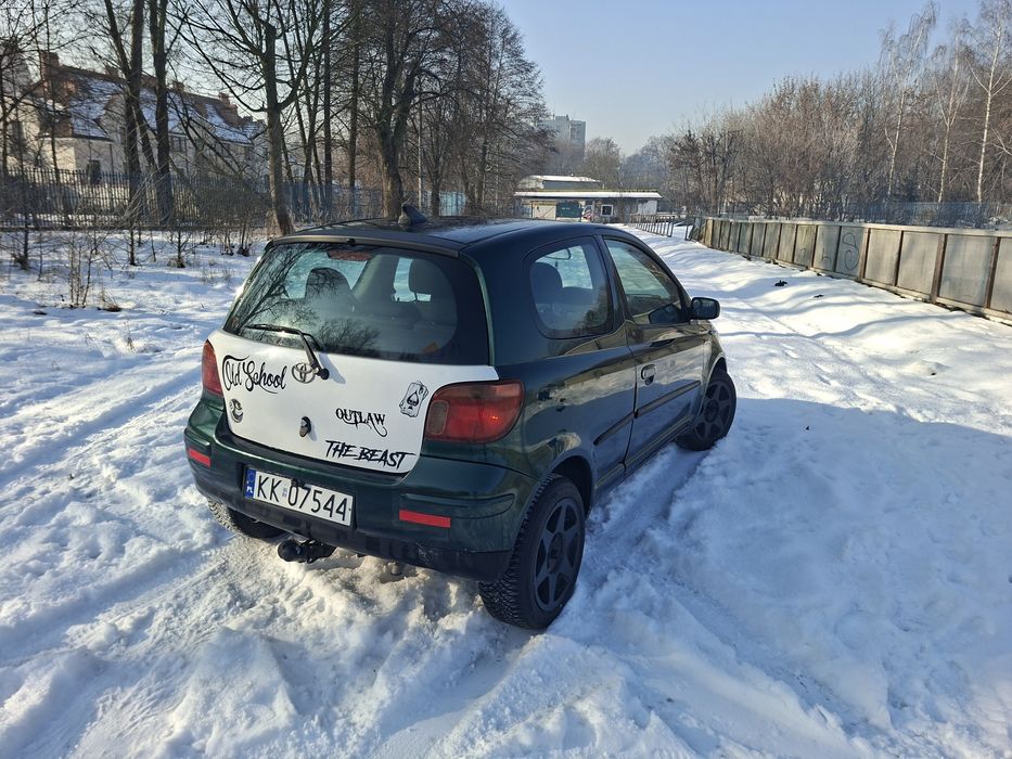 Toyota yaris 1.3, 2004r