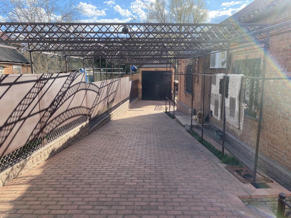 Продам будинок в затишному та спокійному районі