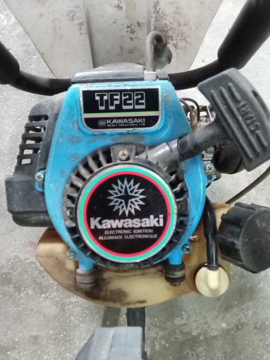 Serra Kawasaki TF22, a gasolina, made in Japão