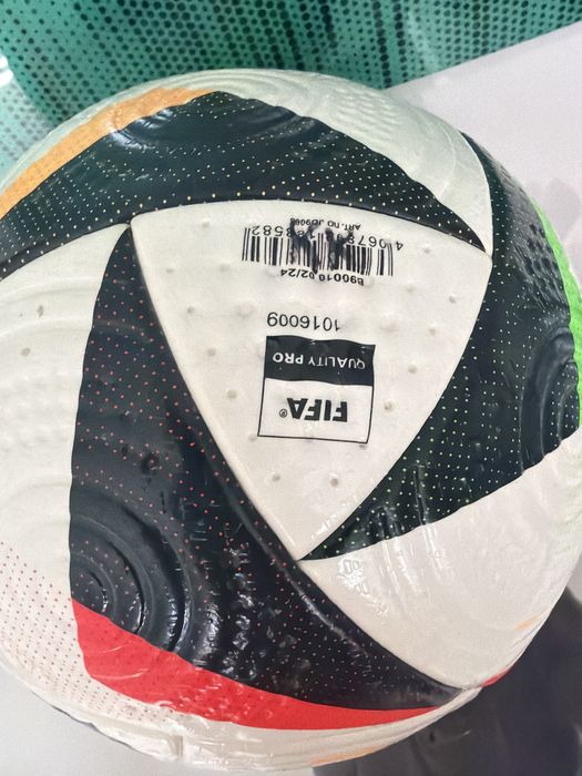 Odbiór osobisty!!!Piłka adidas Fussballliebe FIFA Quality Pro – Korona Kielce – z rozgrzewki