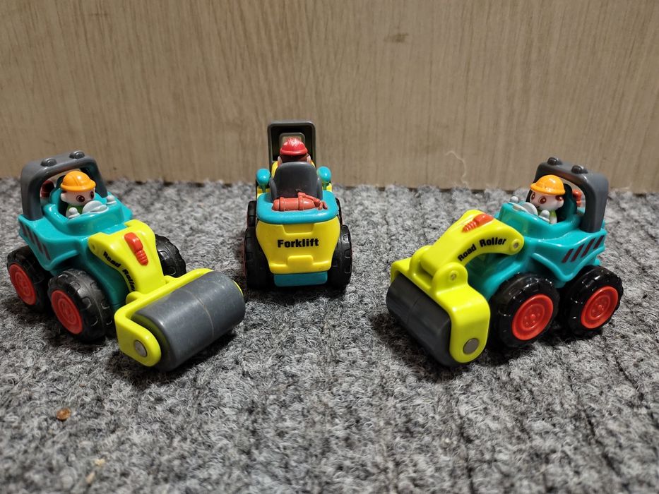 Іграшки спецтехніка hola